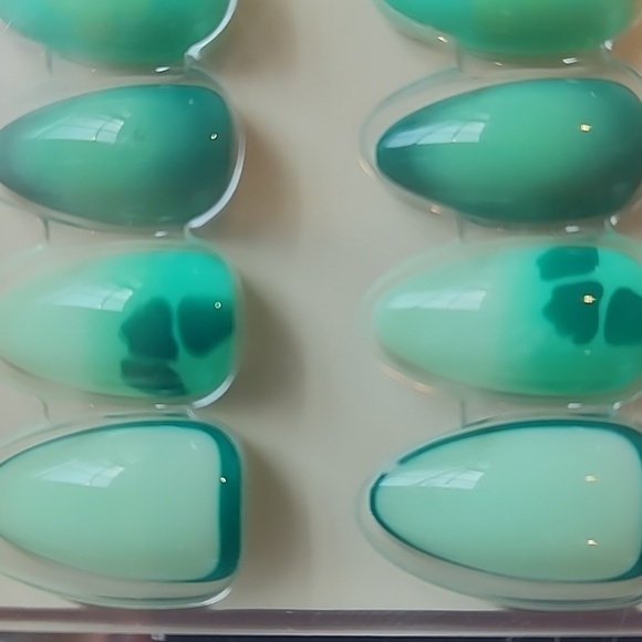 NIB Set Of Three Glamnetic Press On Nails Summer Edition - Picture 5 of 12